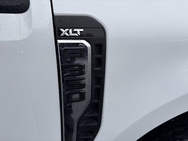 Used 2023 Ford F350 XLT image 6