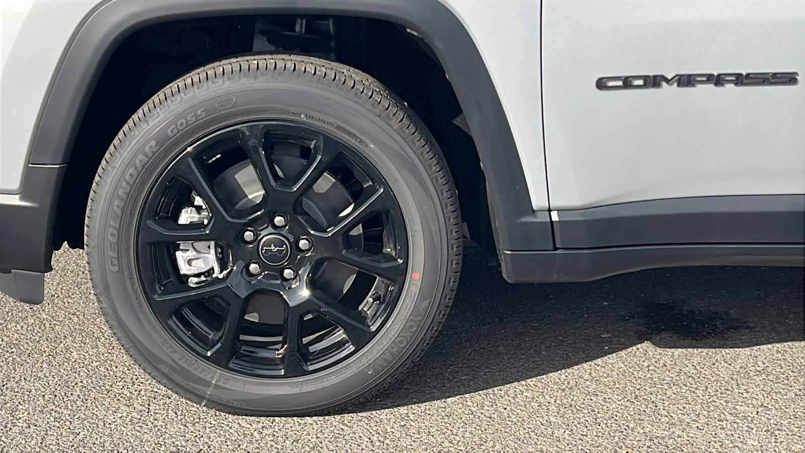 New 2026 Jeep Compass Latitude image 9