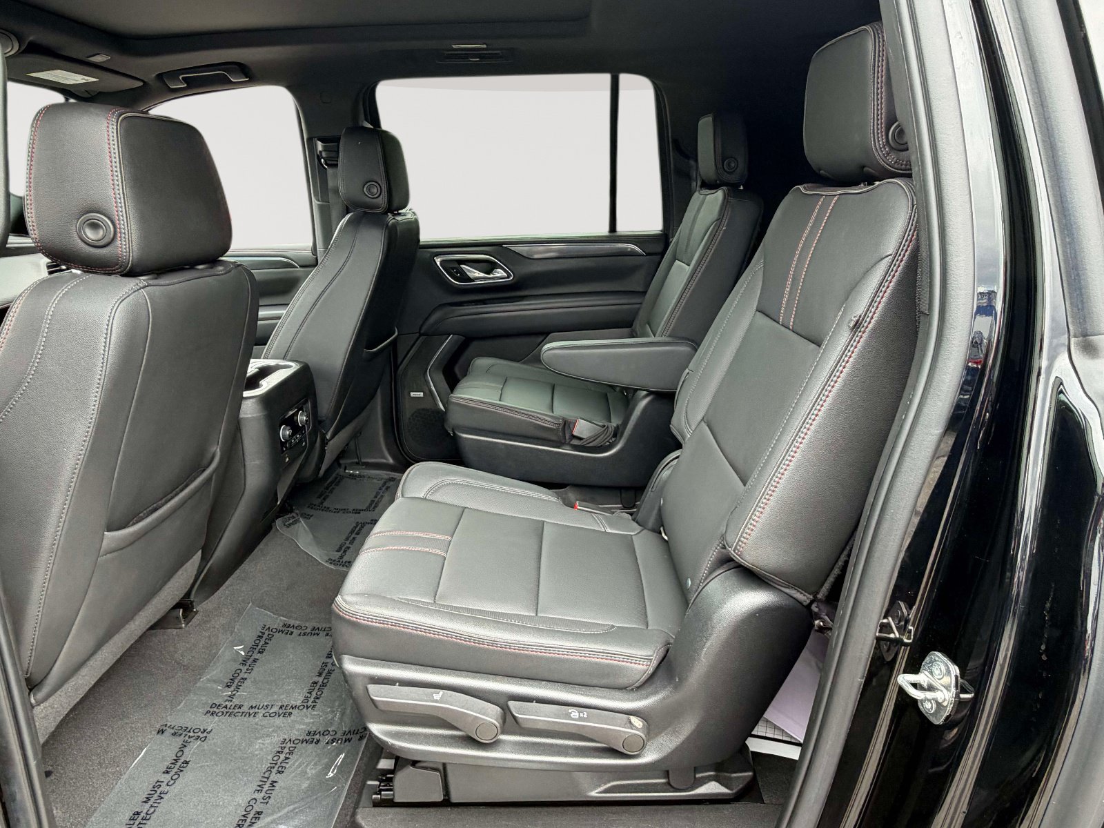 Used 2022 Chevrolet Suburban RST w/ Luxury Package AWD/4WD image 25