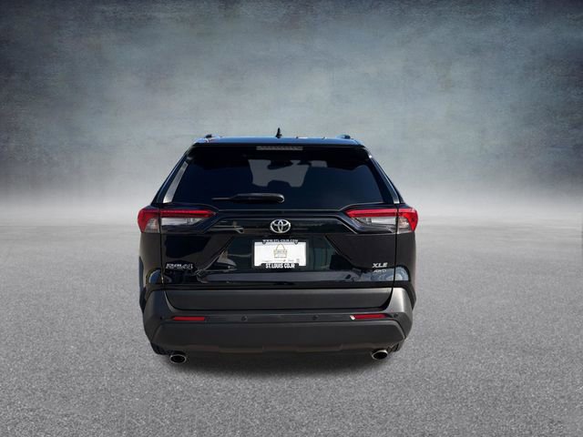 Used 2022 Toyota RAV4 XLE w/ Convenience Package image 7