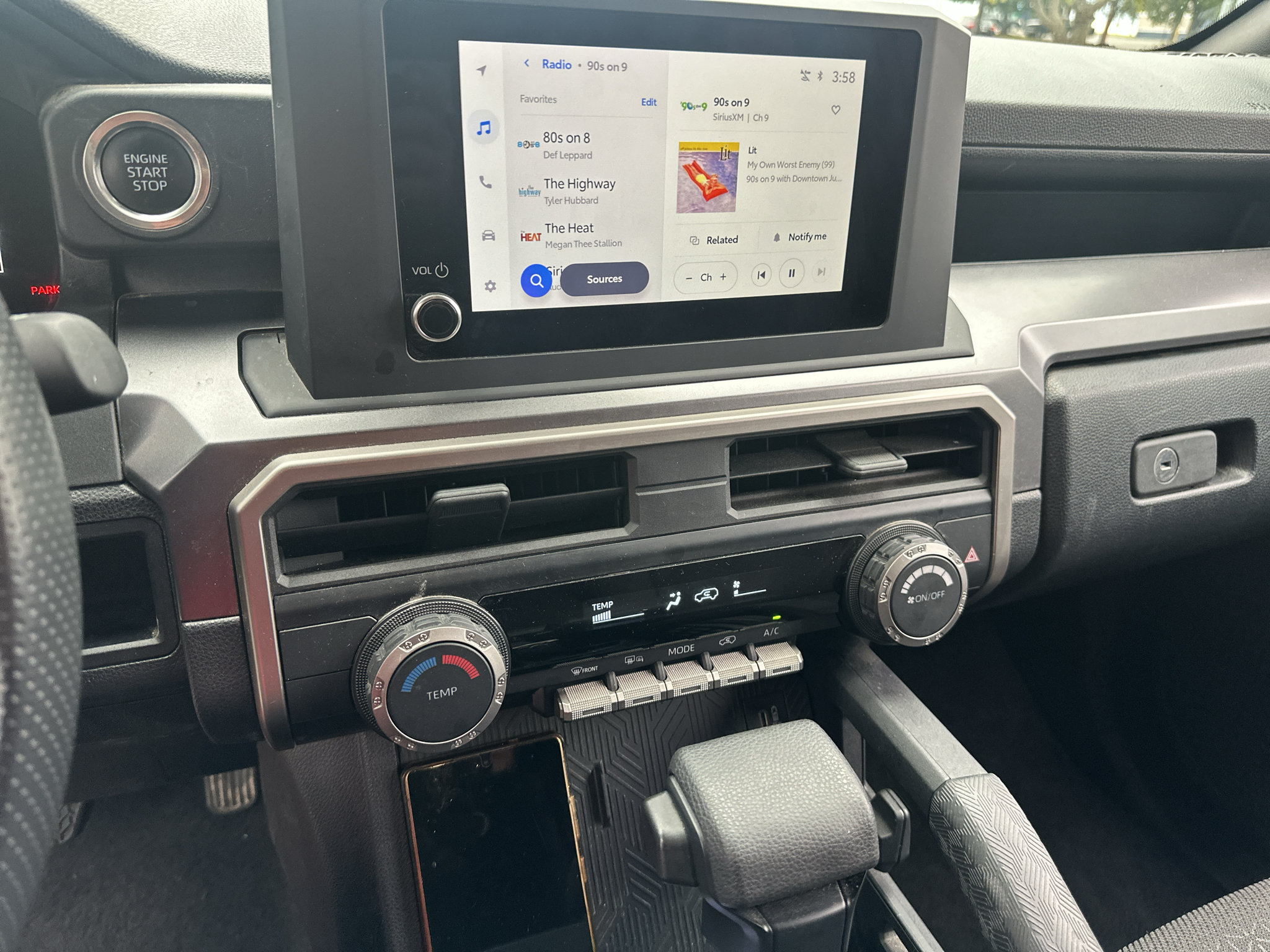 Used 2025 Toyota 4Runner SR5 AWD/4WD image 28