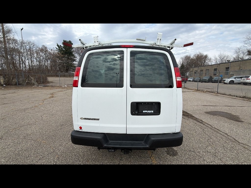 Used 2019 Chevrolet Express 2500 w/ Communications Package RWD image 20