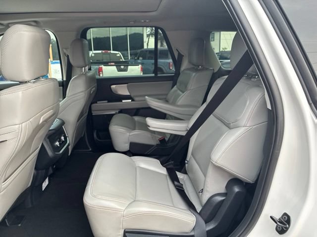 Used 2025 Ford Expedition Active AWD/4WD image 66