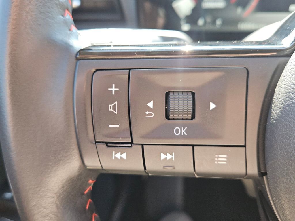 Used 2025 Nissan Kicks SR AWD/4WD image 21