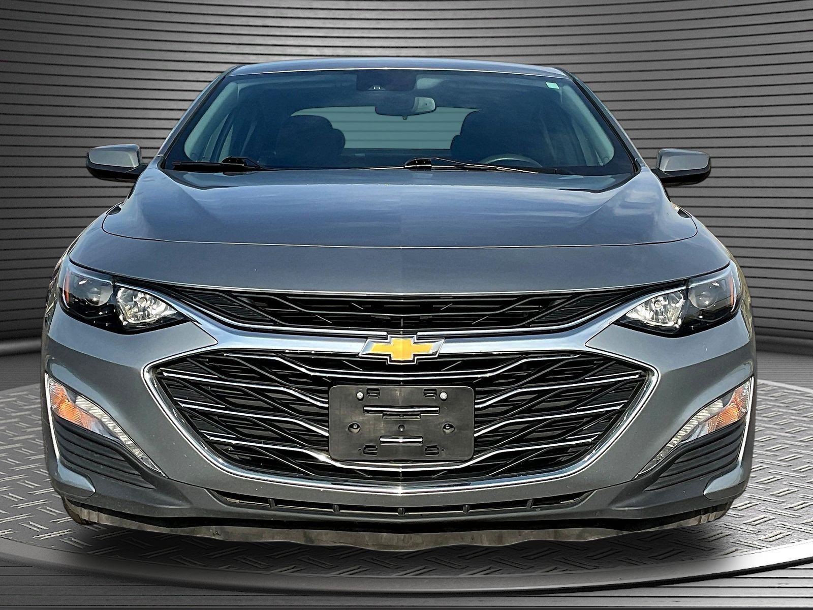 Used 2024 Chevrolet Malibu LT FWD image 2
