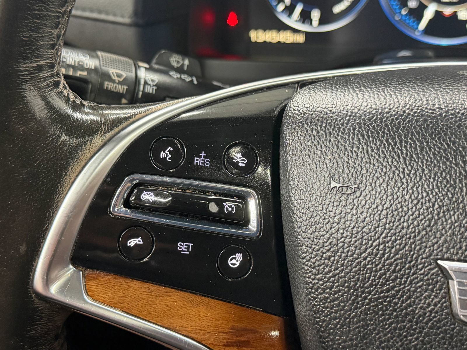 Used 2015 Cadillac Escalade ESV Premium AWD/4WD image 28