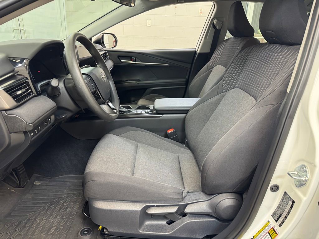 Used 2025 Toyota Camry LE FWD image 11