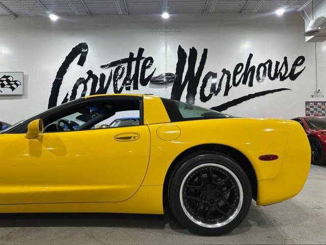 Used 2004 Chevrolet Corvette Coupe w/ Roof Package image 7