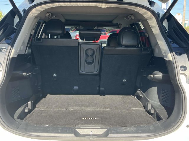 Used 2017 Nissan Rogue SL w/ SL Premium Package FWD image 21