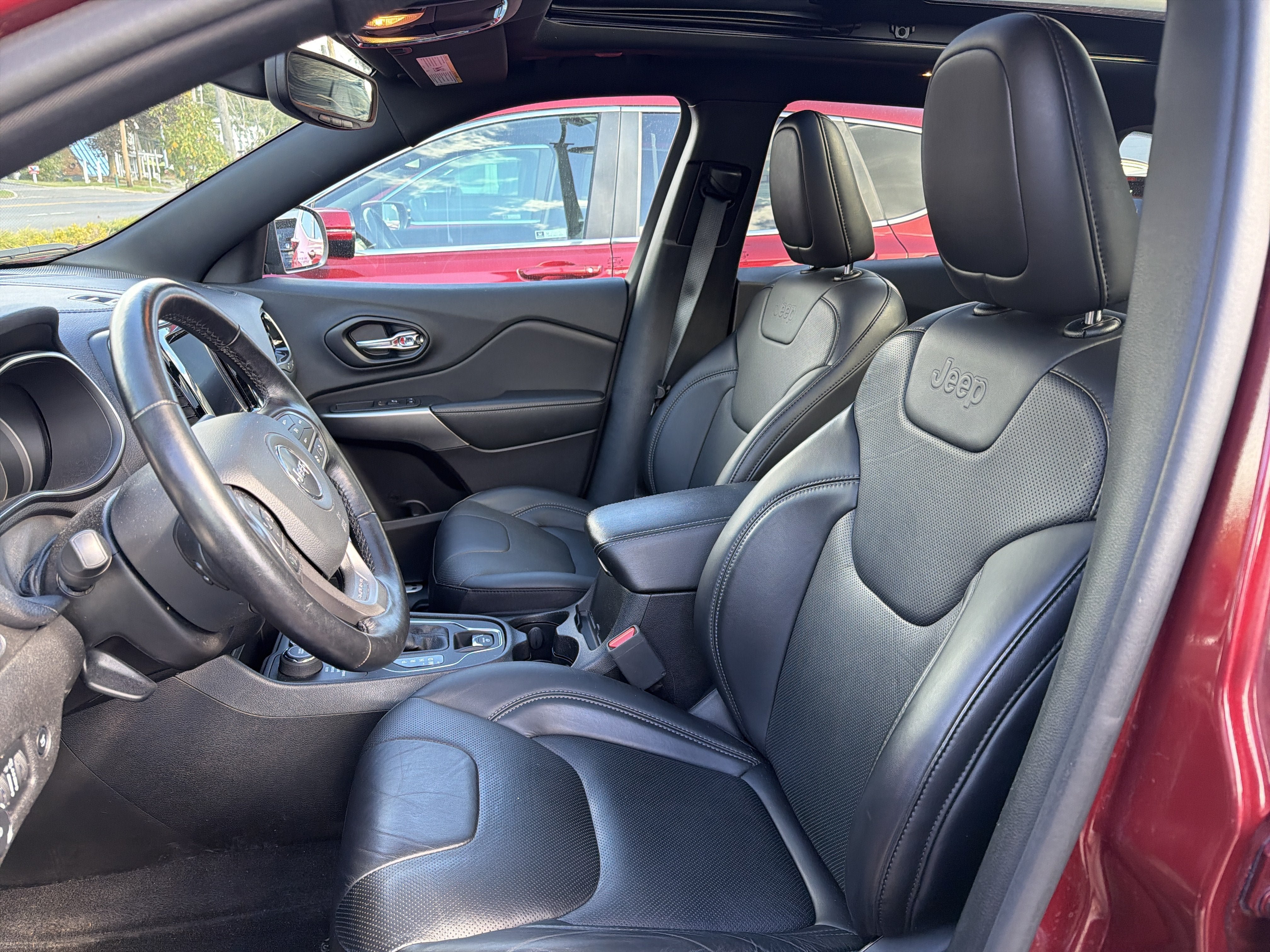 Used 2021 Jeep Cherokee High Altitude AWD/4WD image 9