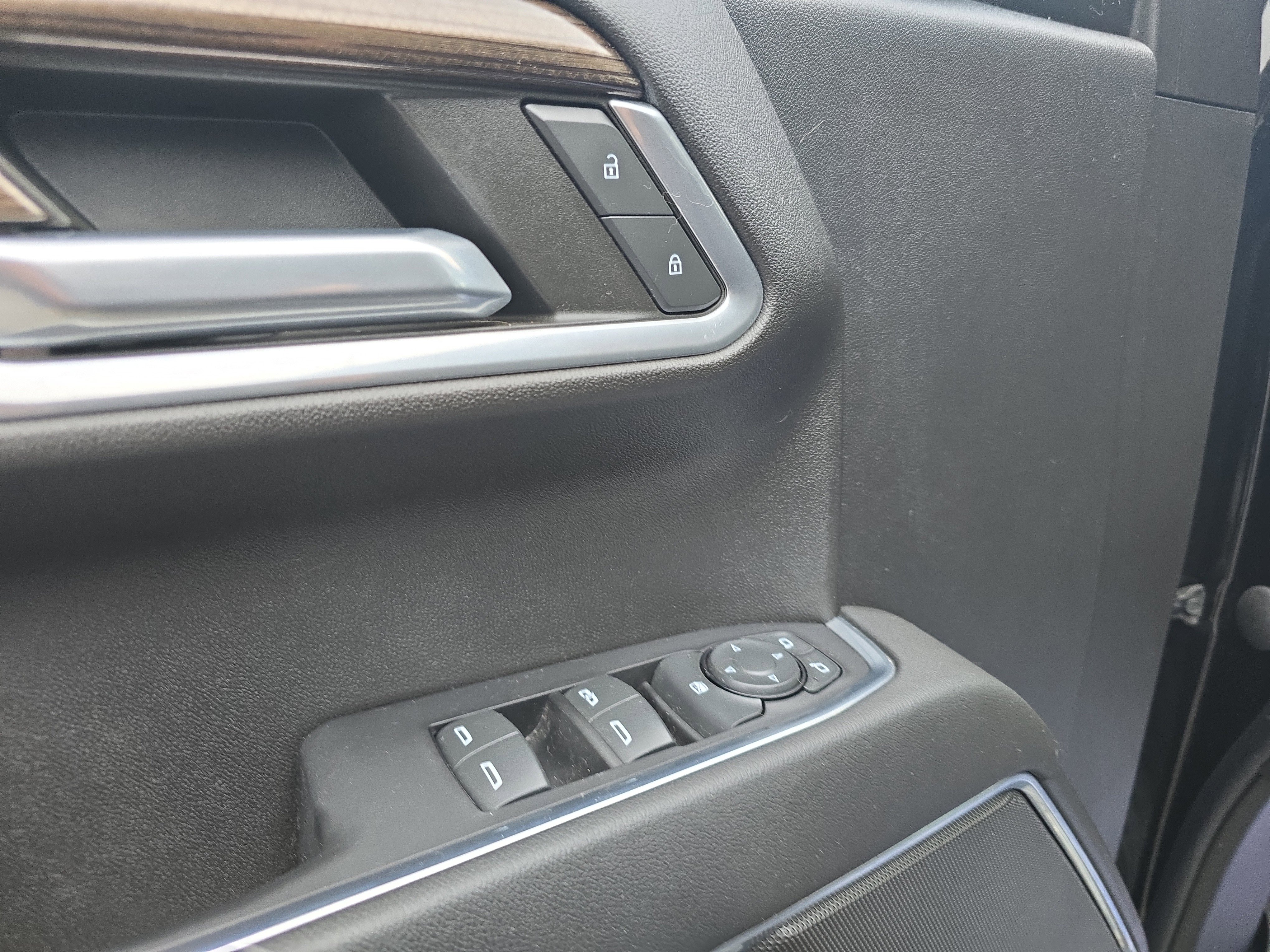 Used 2022 Chevrolet Silverado 1500 LT image 17