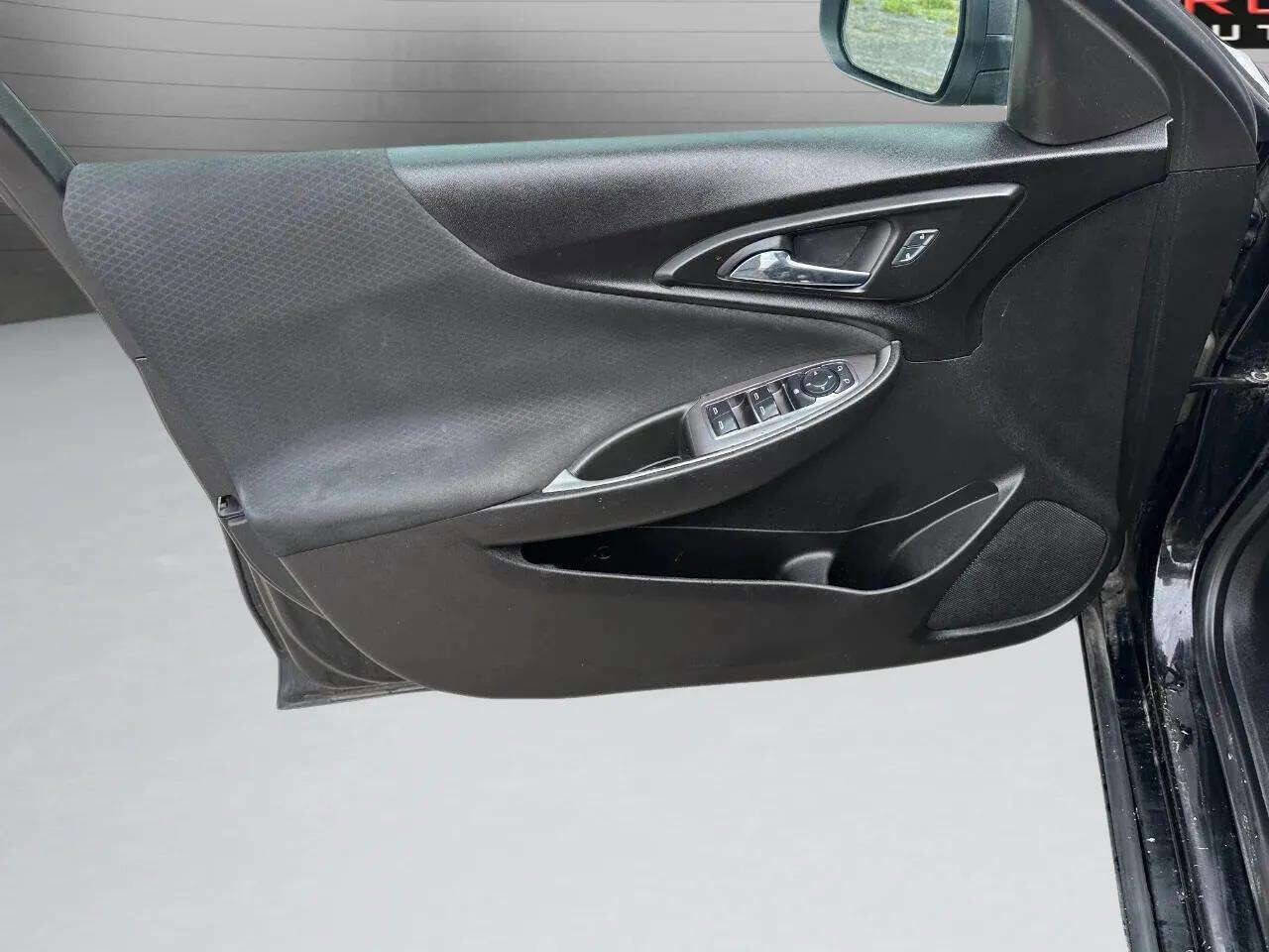 Used 2019 Chevrolet Malibu RS image 32