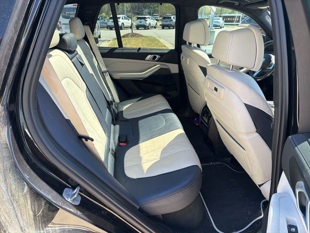 Used 2022 BMW X5 xDrive40i w/ M Sport Package image 22
