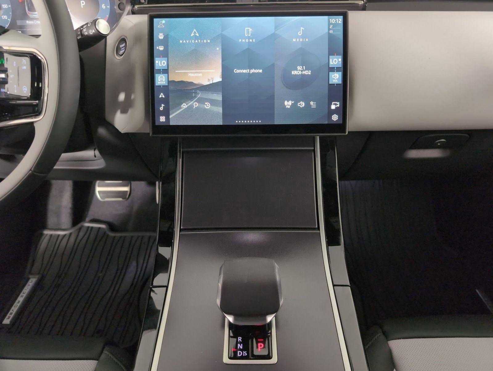 Certified 2026 Land Rover Range Rover Velar Dynamic SE image 22