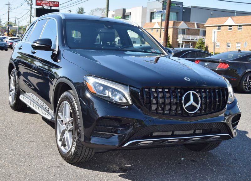 Used 2019 Mercedes-Benz GLC 300 4MATIC image 11
