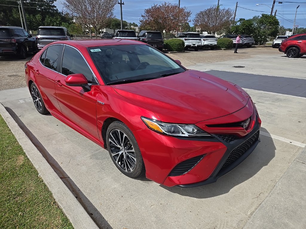 Used 2019 Toyota Camry SE FWD image 3