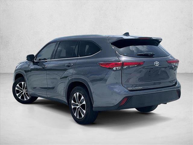 Used 2021 Toyota Highlander XLE FWD image 13