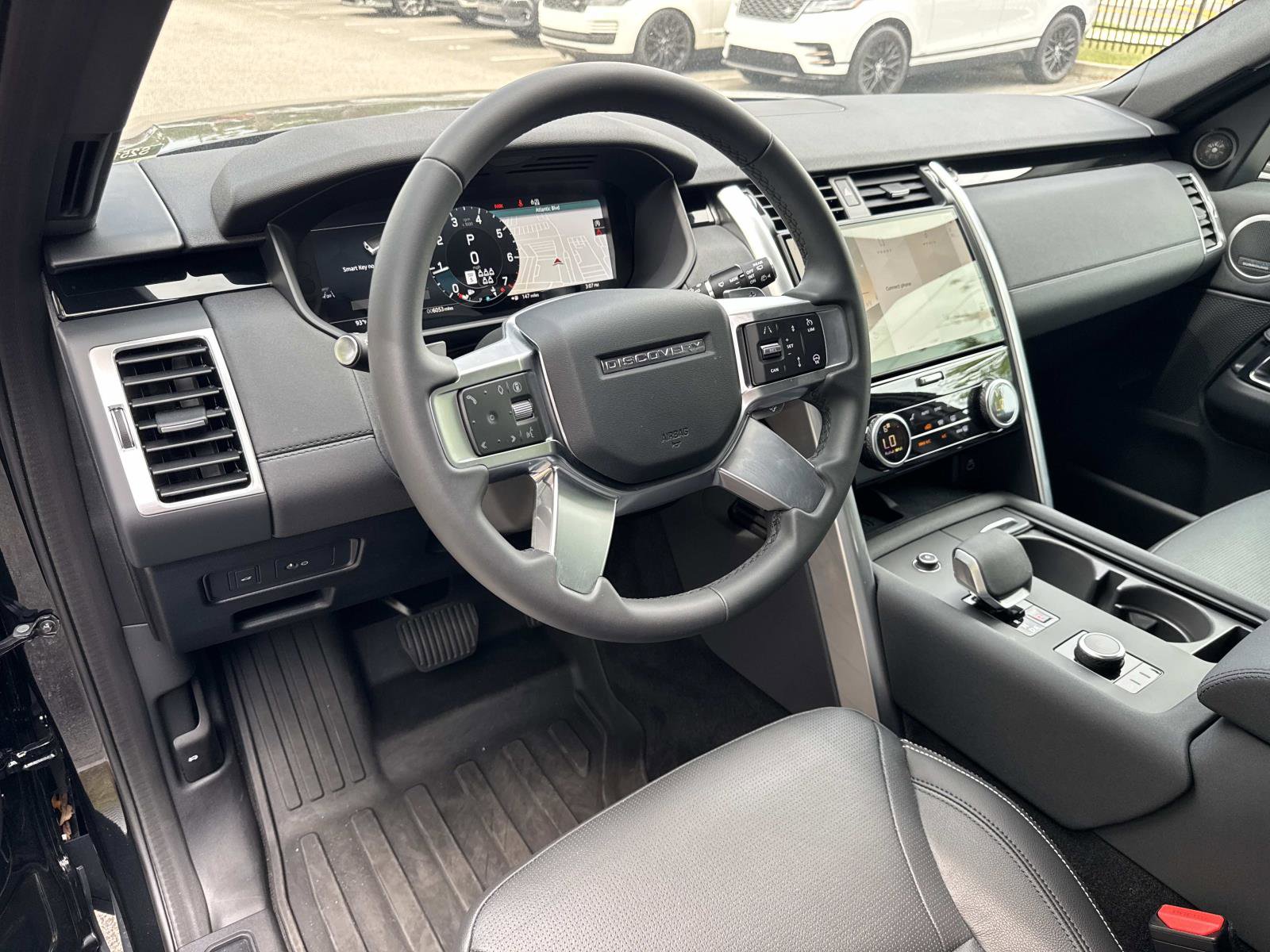 Certified 2025 Land Rover Discovery S AWD/4WD image 23