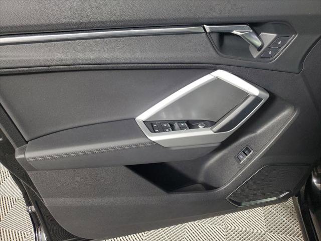 Certified 2019 Audi Q3 2.0T Premium Plus w/ Premium Plus Package AWD/4WD image 19