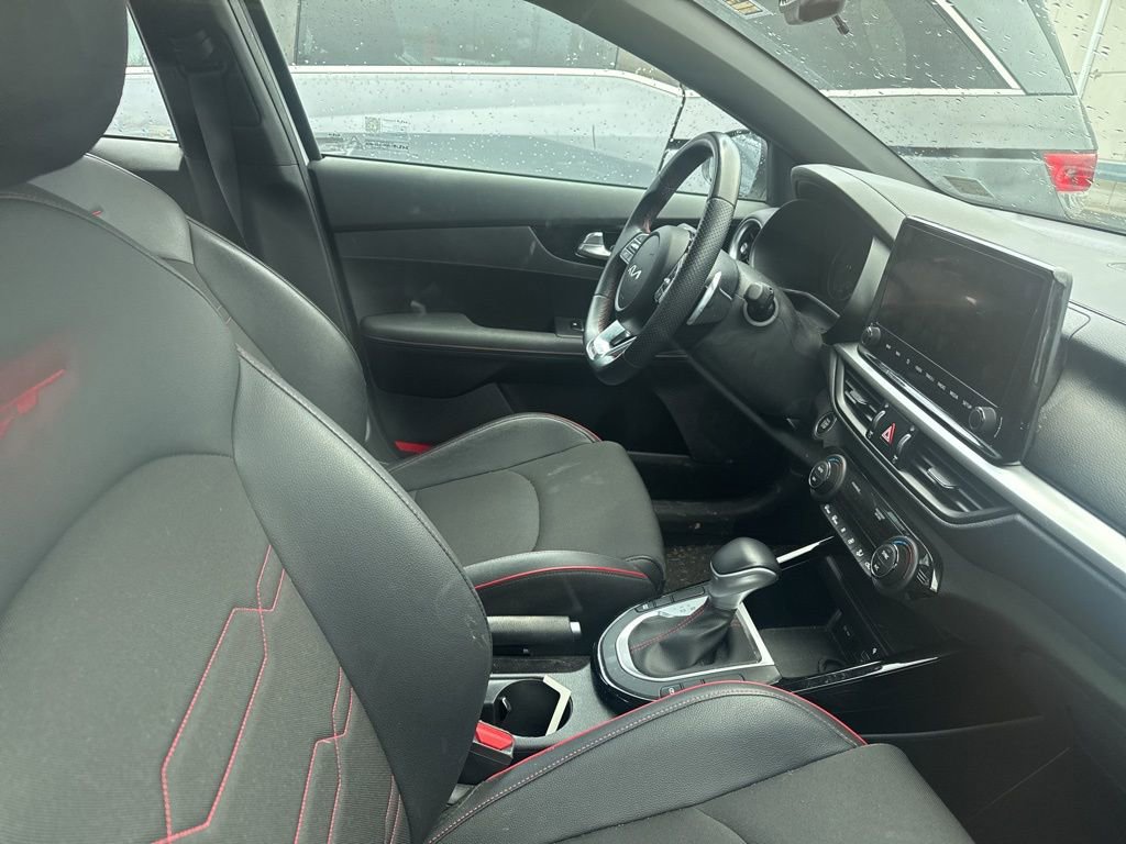 Used 2022 Kia Forte GT image 3