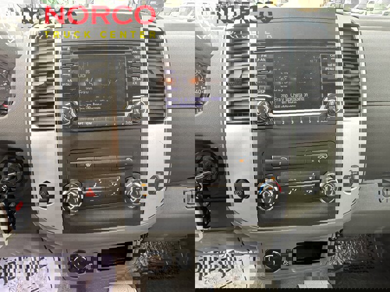 Used 2017 Nissan Frontier SV image 19