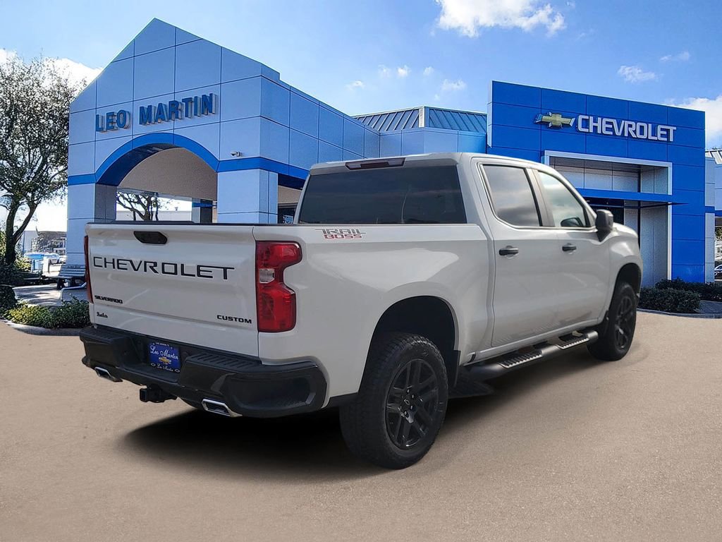 New 2026 Chevrolet Silverado 1500 Custom Trail Boss w/ LPO, Dark Essentials Package image 3