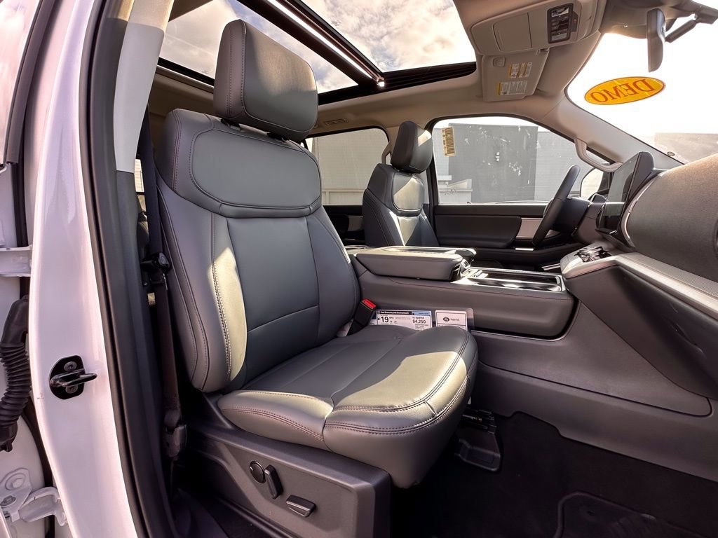 New 2025 Ford Expedition Active image 81