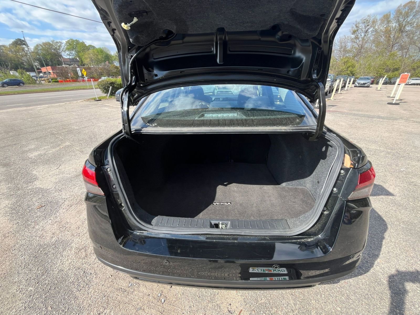 Used 2025 Nissan Versa SV image 28