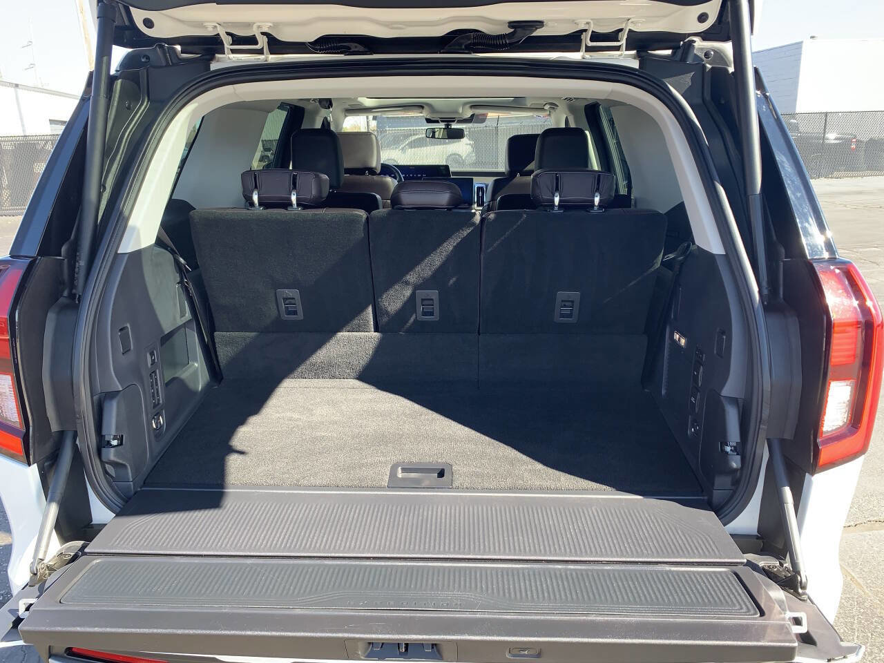 Used 2025 Ford Expedition Platinum w/ Platinum Ultimate Package image 23