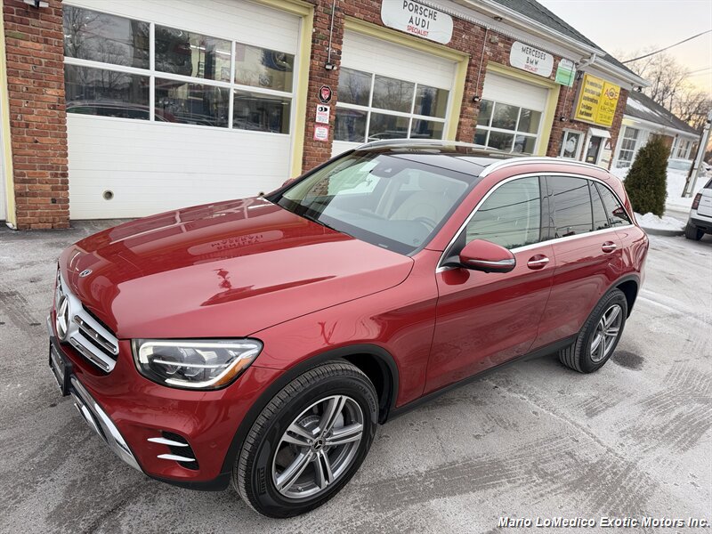 Used 2022 Mercedes-Benz GLC 300 4MATIC w/ Premium Package Lite image 1