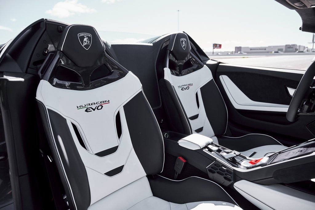 Used 2024 Lamborghini Huracan EVO AWD/4WD image 44