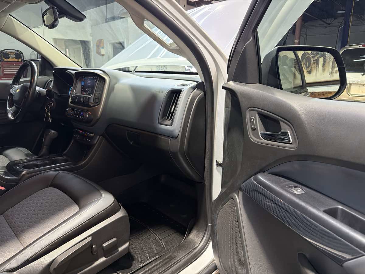 Used 2020 Chevrolet Colorado Z71 AWD/4WD image 27