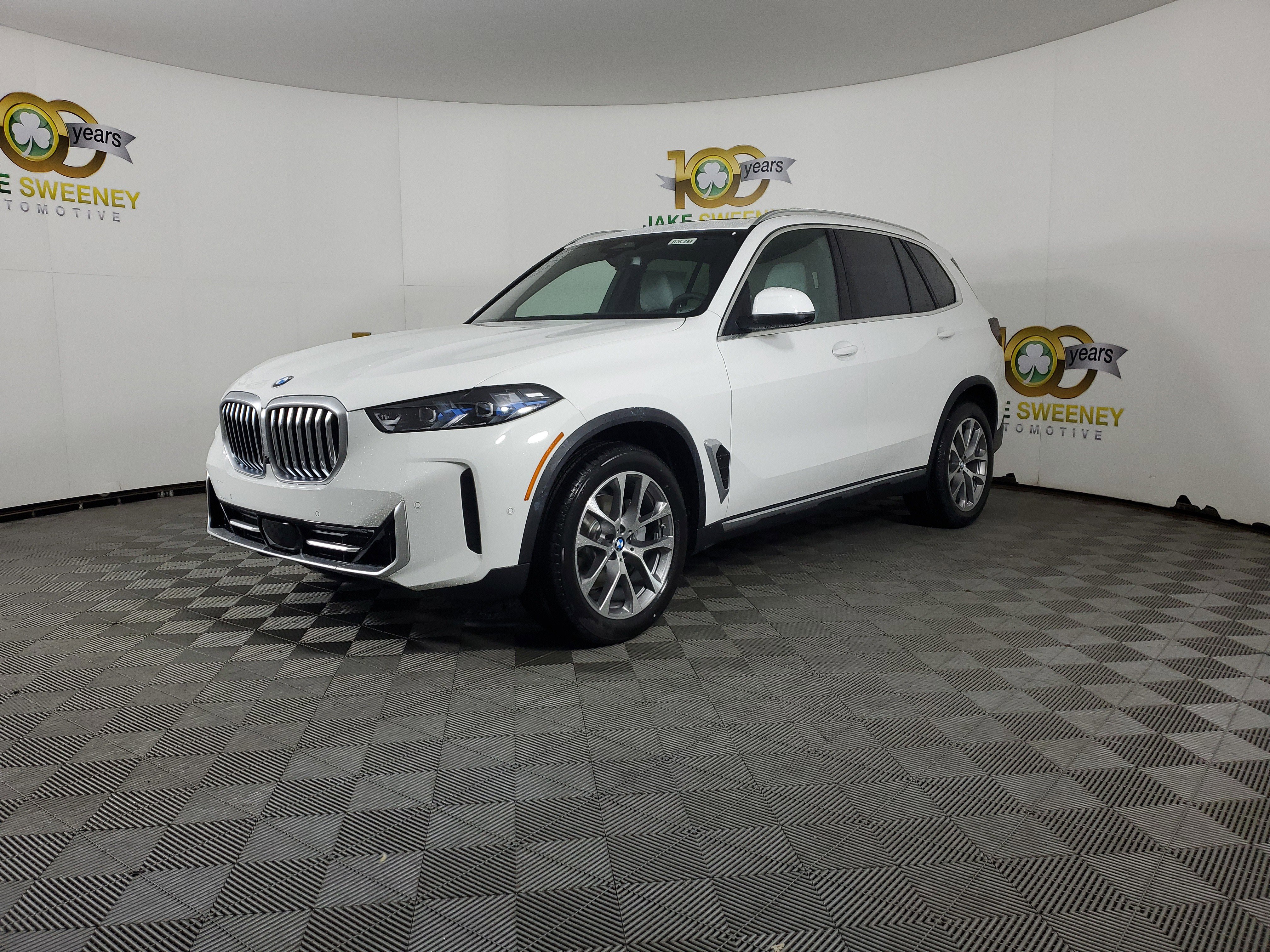 Certified 2026 BMW X5 xDrive40i w/ Climate Comfort Package image 3
