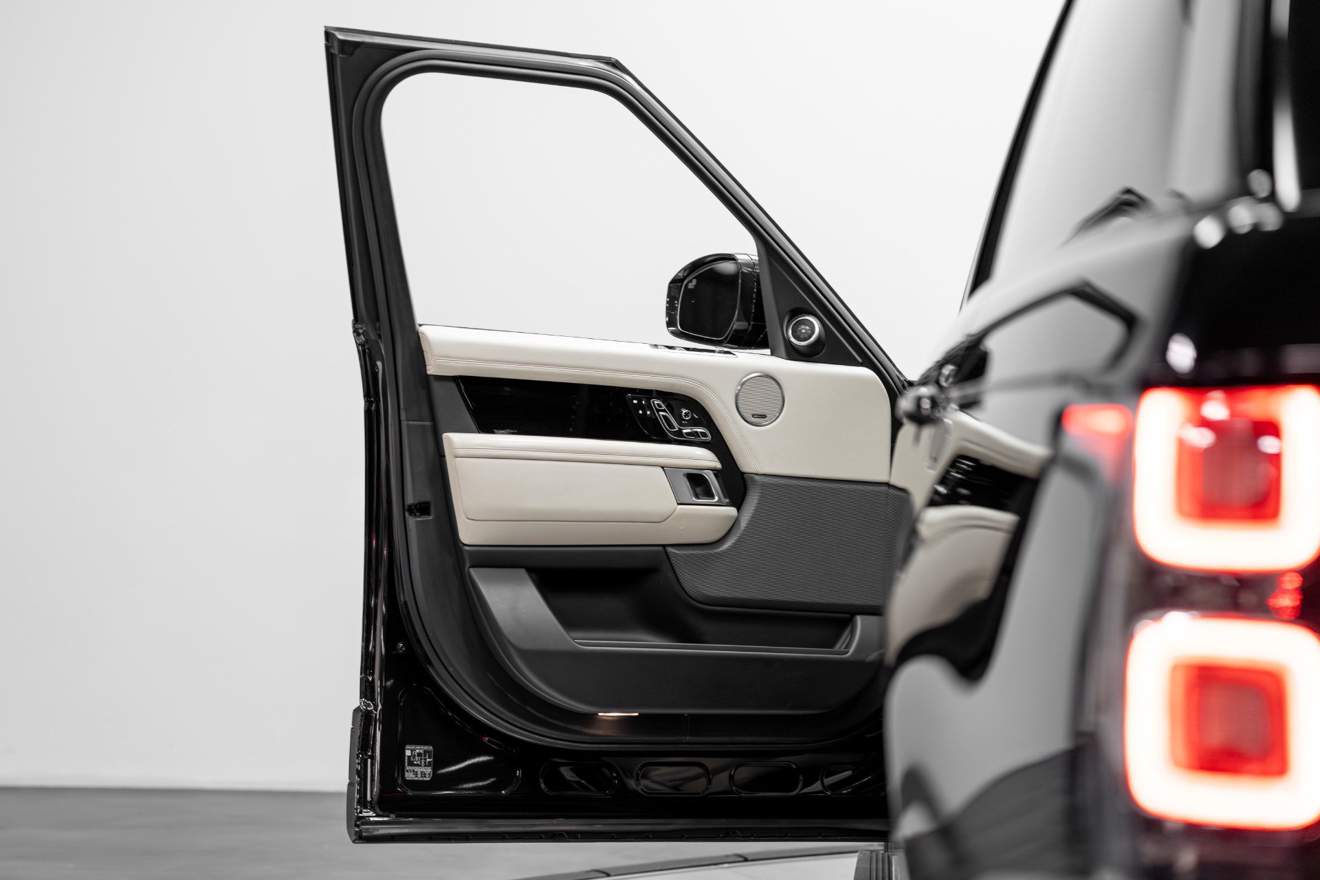 Used 2021 Land Rover Range Rover Westminster Edition image 48