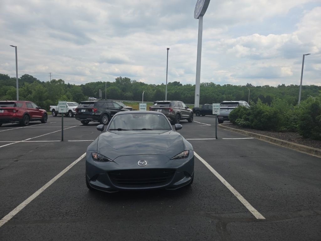 Used 2020 MAZDA MX-5 Miata RF Grand Touring RWD image 2