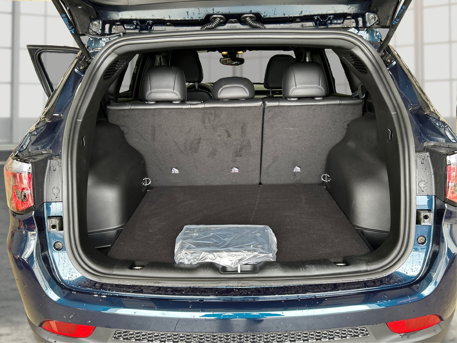 New 2026 Jeep Compass Latitude AWD/4WD image 11
