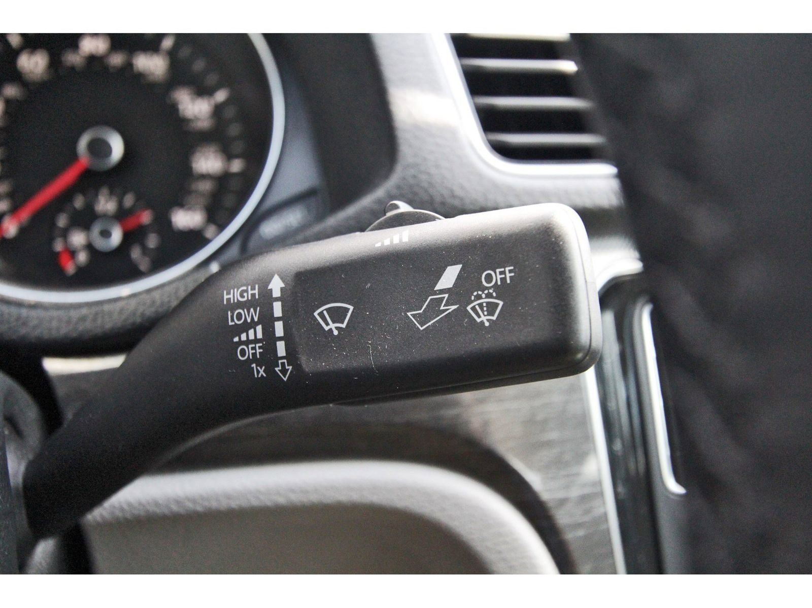 Used 2017 Volkswagen Passat 1.8T SE image 18