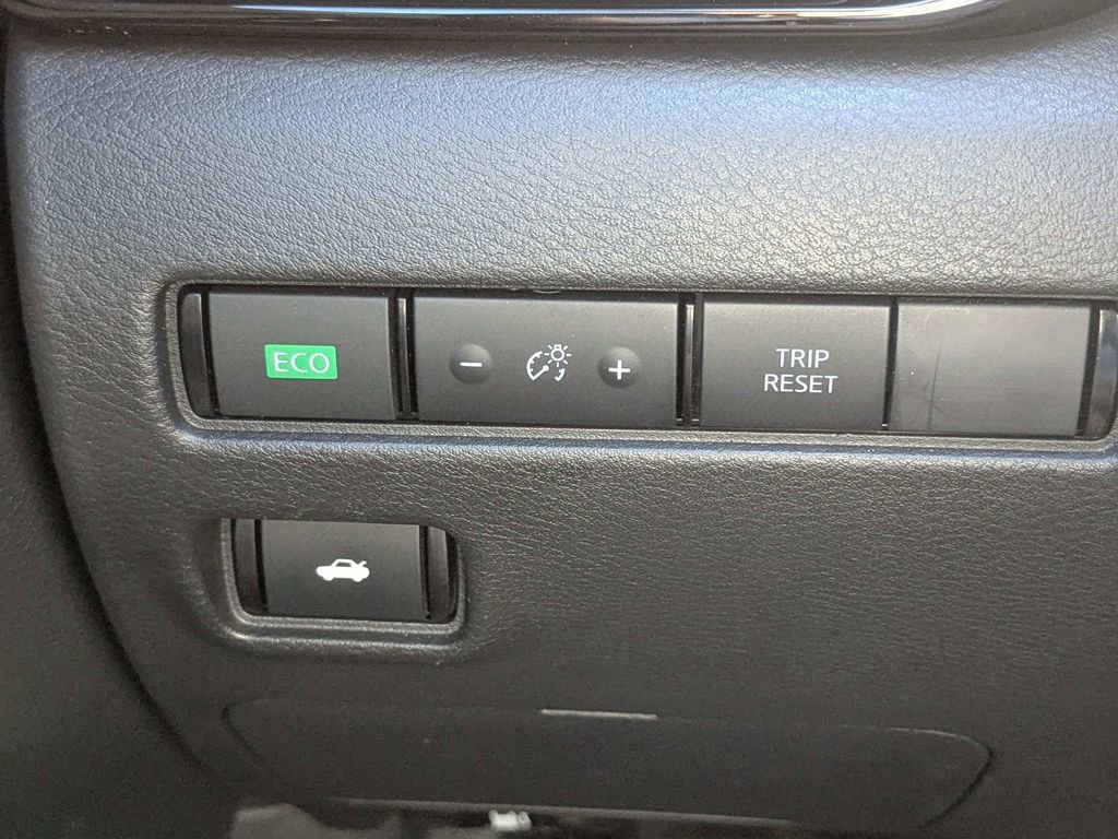 Used 2024 Nissan Sentra SV FWD image 24