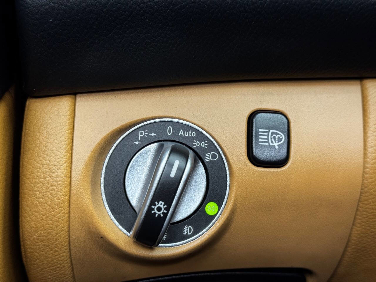 Used 2011 Mercedes-Benz SL 550 image 41