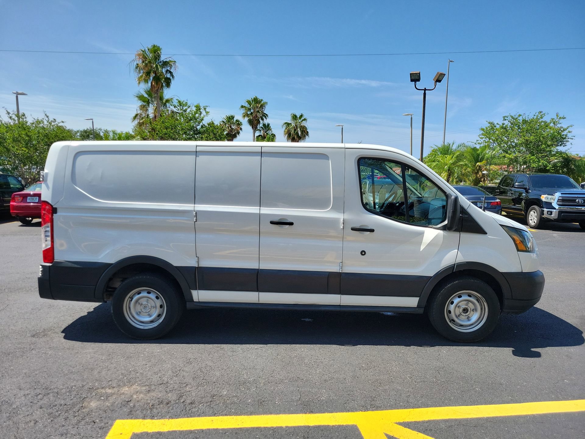 Used 2018 Ford Transit 150 130 Low Roof RWD image 4