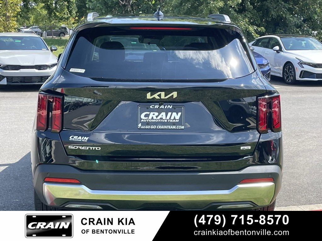 New 2025 Kia Sorento S image 6