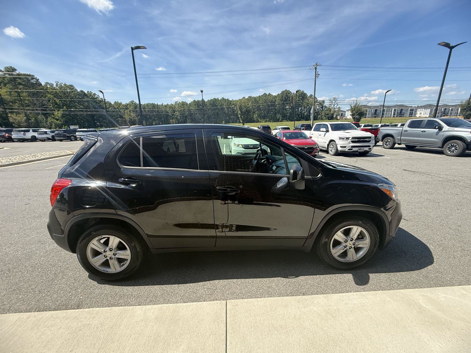 Used 2021 Chevrolet Trax LS w/ Tint and Cruise Package FWD image 27