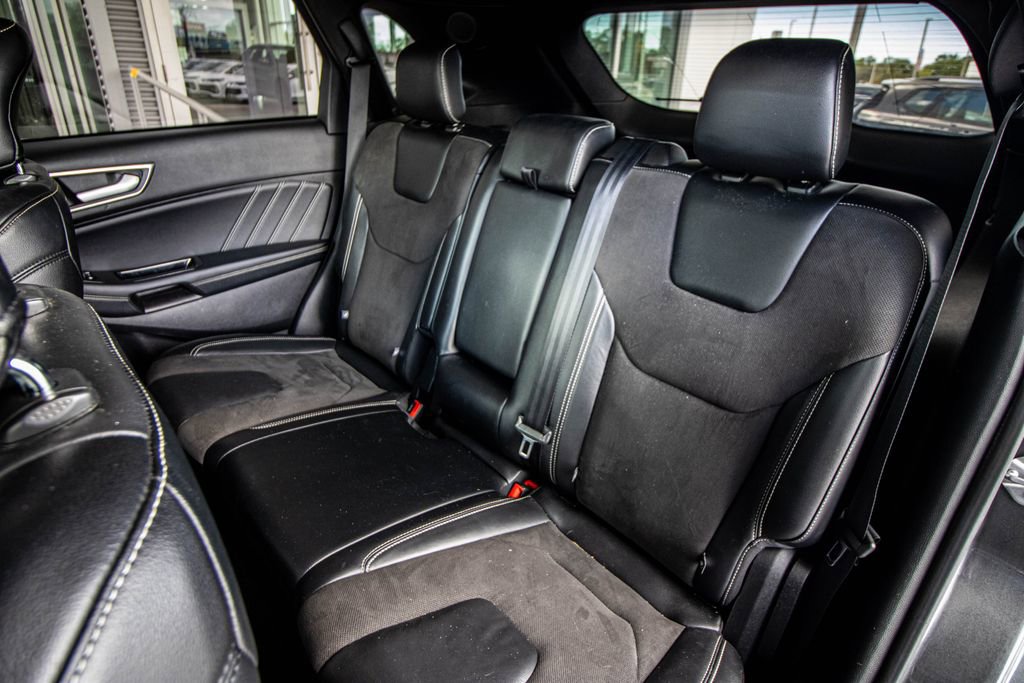 Used 2019 Ford Edge ST w/ Equipment Group 401A AWD/4WD image 25