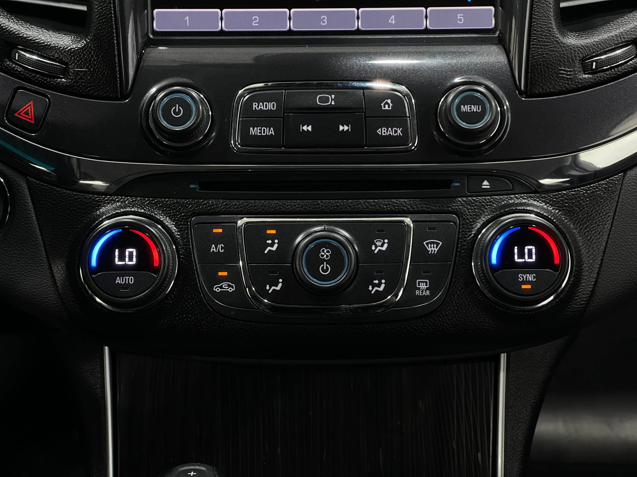 Used 2017 Chevrolet Impala Premier FWD image 23