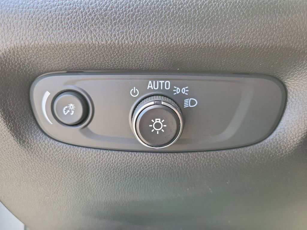 Used 2023 Chevrolet Traverse LT w/ LPO, Floor Liner Package AWD/4WD image 23