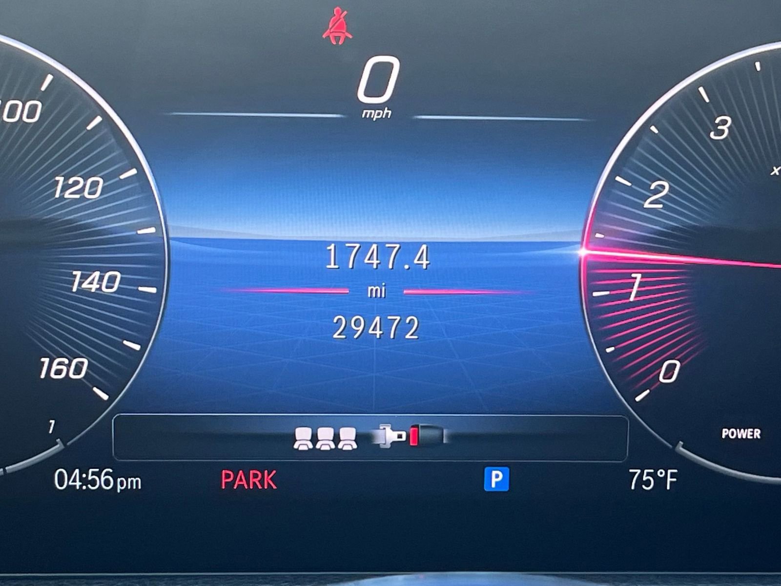 Used 2025 Mercedes-Benz GLB 250 4MATIC image 41