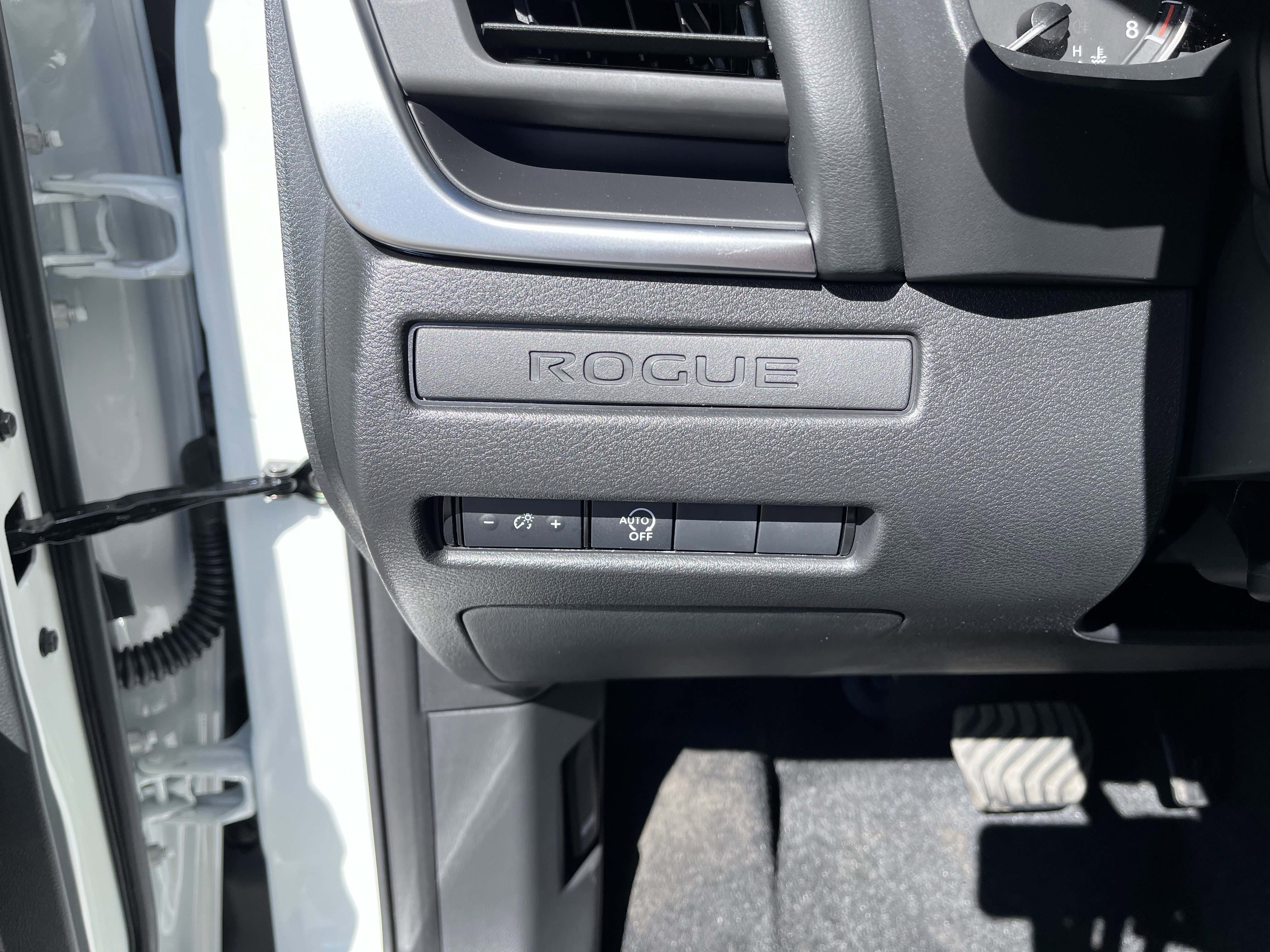 New 2026 Nissan Rogue S image 12