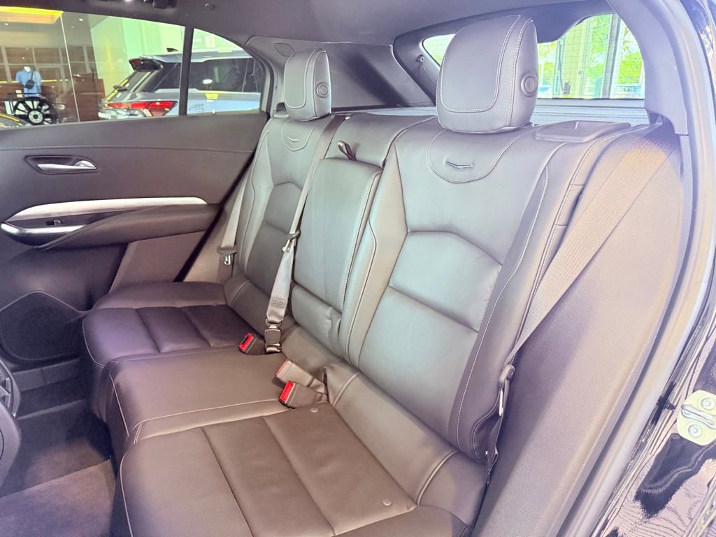 Used 2025 Cadillac XT4 Premium Luxury FWD image 28