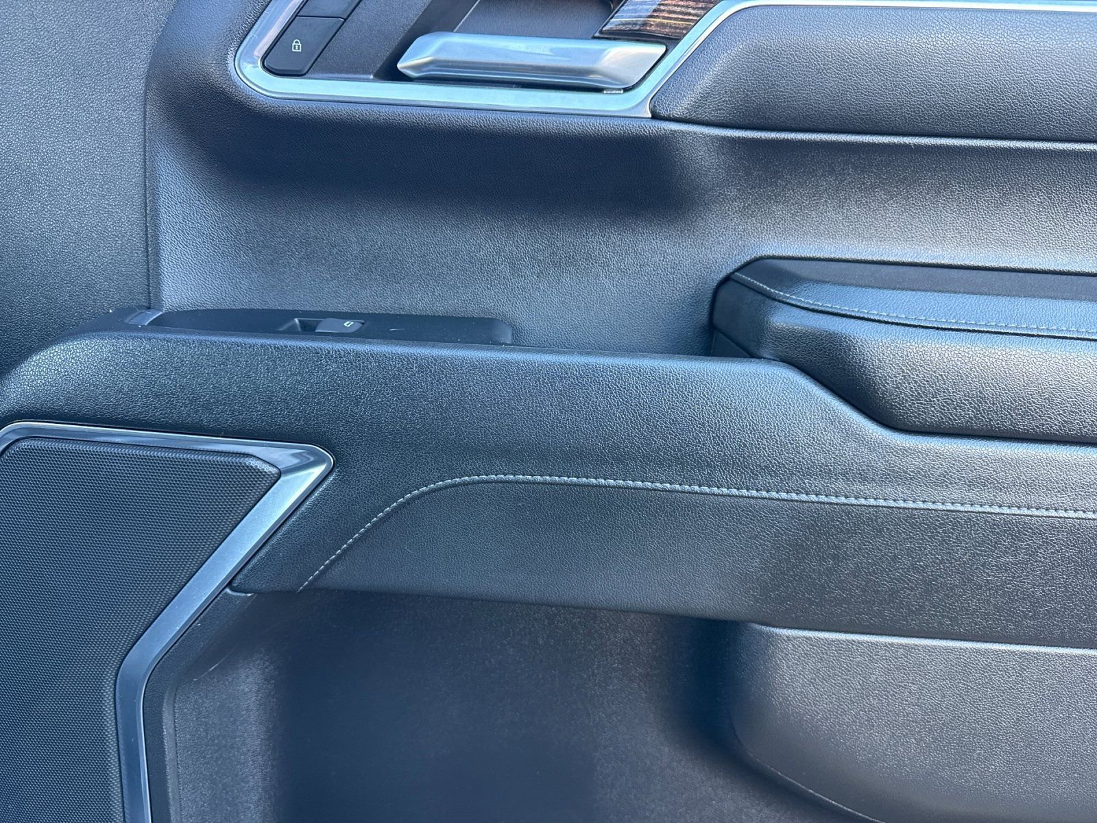 Used 2024 GMC Sierra 1500 Elevation image 19