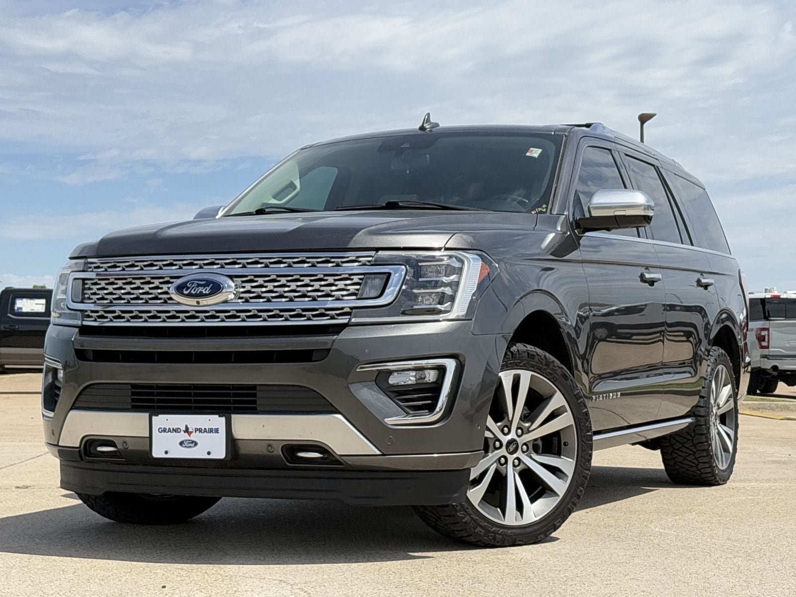 Used 2021 Ford Expedition Platinum AWD/4WD image 2